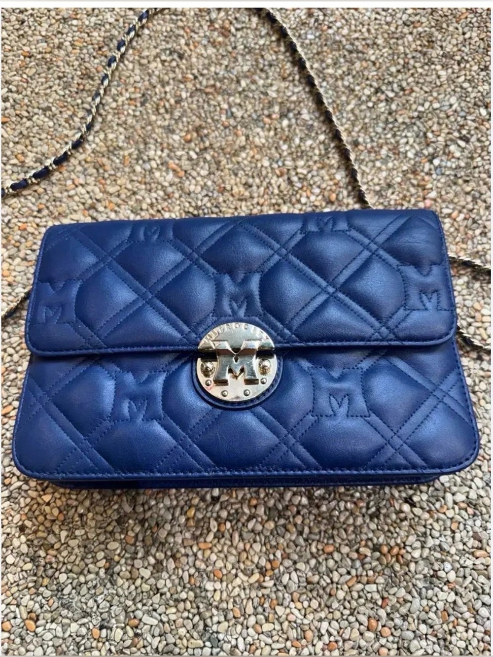 Metro City Sling Bag in blue leather
